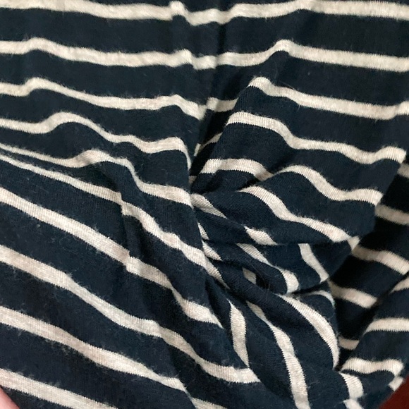 Knot front tie criss cross back size medium - Picture 2 of 4